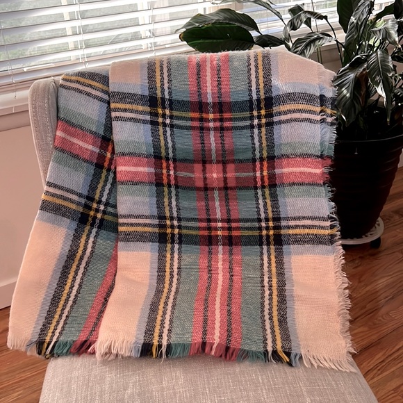 Accessories - Very soft plaid blanket scarf